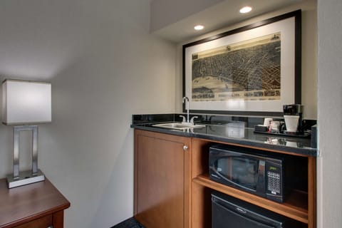 Deluxe Suite, 1 King Bed with Sofa bed, Refrigerator & Microwave (2 Rooms, Oversized, Upper Floor) | Desk, blackout drapes, iron/ironing board, free cribs/infant beds