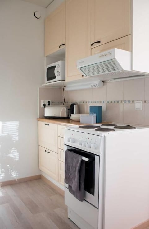 Comfort Studio, City View | Private kitchen | Electric kettle, toaster