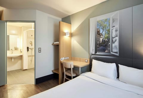 Double Room, Accessible, Non Smoking | Premium bedding, desk, soundproofing, free WiFi