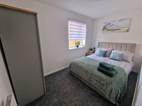 House | 2 bedrooms, iron/ironing board, free WiFi, bed sheets