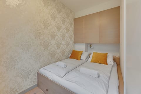 Comfort Apartment, Garden View | 2 bedrooms, iron/ironing board, free WiFi