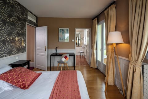 Suite | Premium bedding, minibar, in-room safe, individually decorated