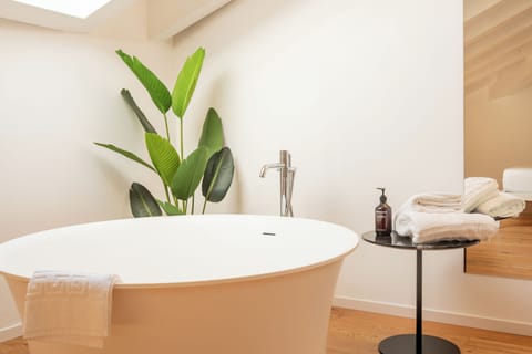 Presidential Duplex | Bathroom | Hair dryer, bidet, towels, soap