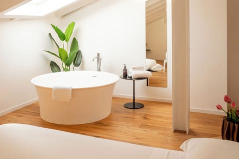 Presidential Duplex | Premium bedding, memory foam beds, minibar, desk