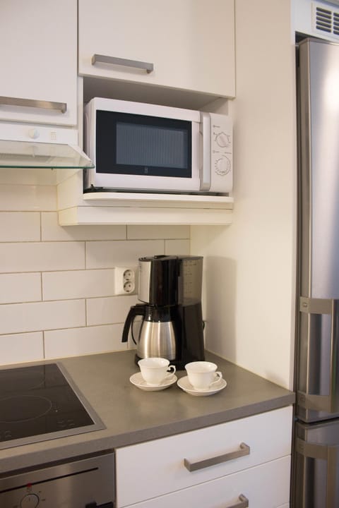 Comfort Apartment, 1 Bedroom, City View | Private kitchen