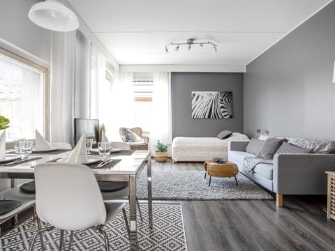 Comfort Apartment, 2 Bedrooms, Courtyard View | Iron/ironing board, free WiFi