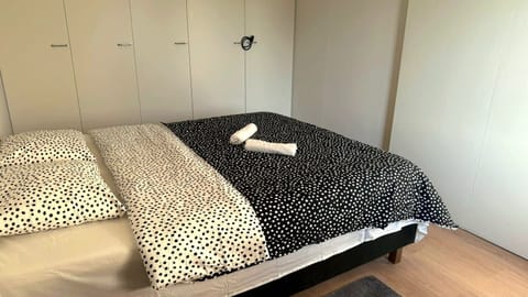 Apartment, 2 Bedrooms, Accessible, Balcony | 2 bedrooms