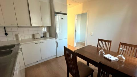 Apartment, 2 Bedrooms, Accessible, Balcony | Dining room