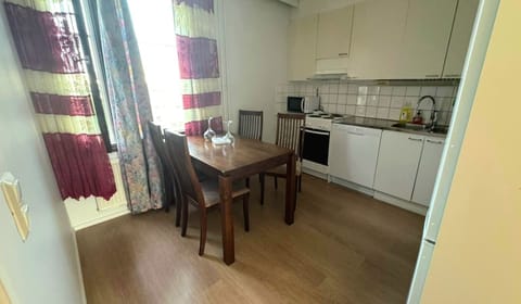 Apartment, 2 Bedrooms, Accessible, Balcony | Interior