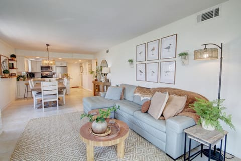 Condo, 2 Bedrooms | Living area | Smart TV