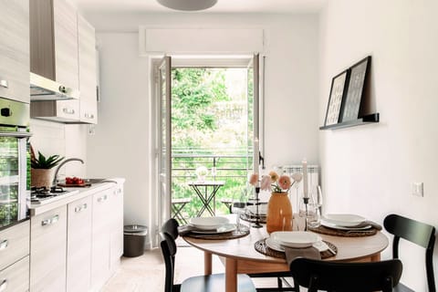 Apartment, Hill View | Premium bedding, down comforters, desk, iron/ironing board