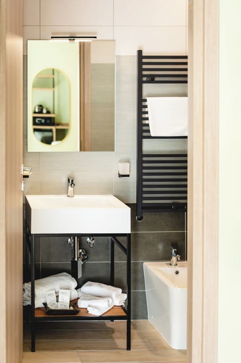 Classic Room, City View | Bathroom | Shower, hair dryer, towels, soap