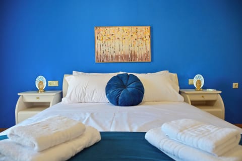 House | Iron/ironing board, free WiFi