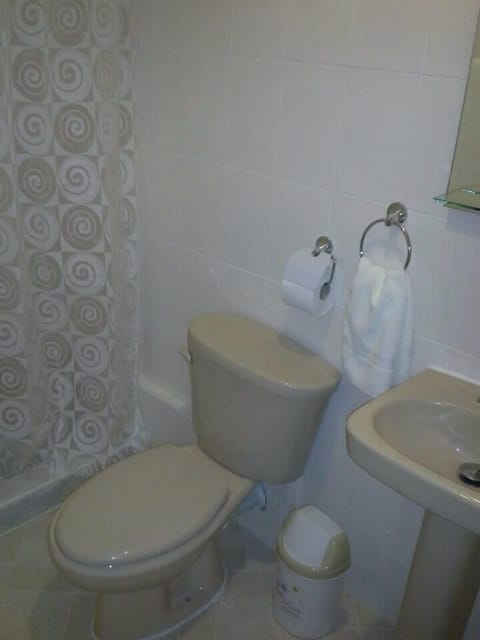 Double Room | Bathroom | Shower, towels