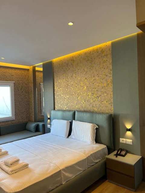 Traditional Double Room | 1 bedroom, soundproofing, free WiFi, bed sheets