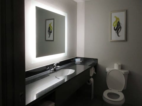 Pillowtop beds, in-room safe, desk, laptop workspace