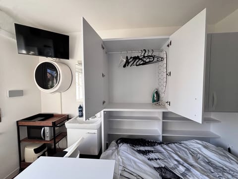 Shared Dormitory, 1 Bedroom, Garden View | Laundry