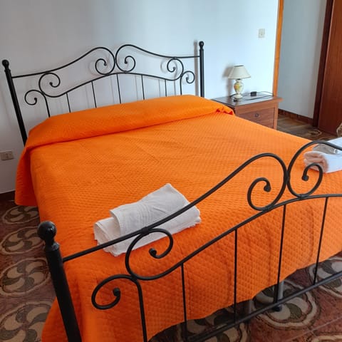 Double Room, Non Smoking, City View | Desk, free WiFi