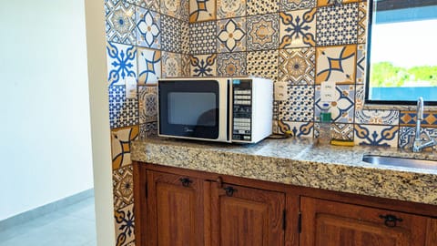 Classic House, Lanai, Courtyard View | Free WiFi