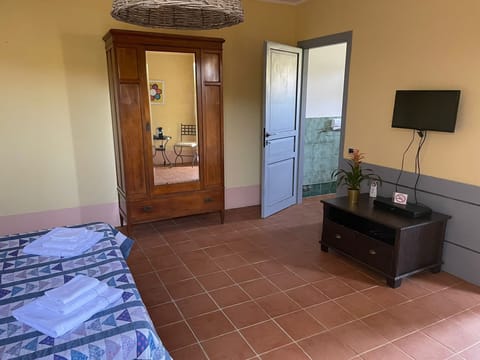 Comfort Triple Room, Patio, City View | Free WiFi