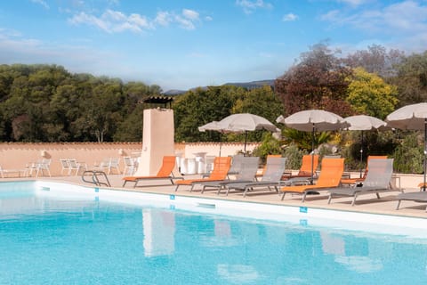 Outdoor pool, sun loungers