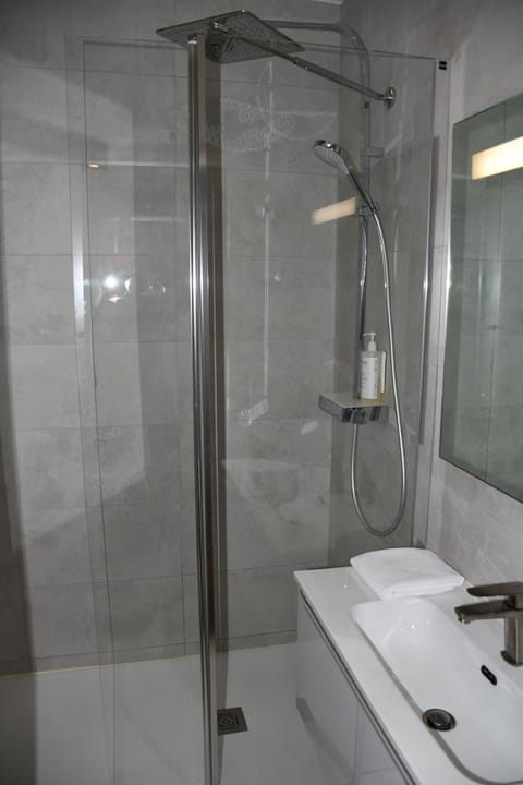 Superior with balcony | Bathroom | Hair dryer, towels