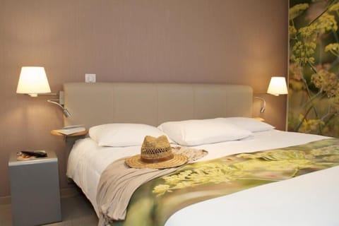 Soundproofing, free WiFi, bed sheets, wheelchair access