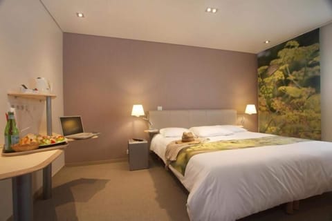 Soundproofing, free WiFi, bed sheets, wheelchair access