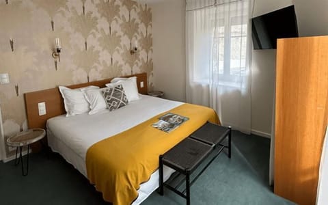 Standard Double Room | Free WiFi, bed sheets