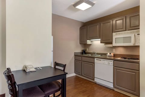 Suite | In-room safe, desk, laptop workspace, iron/ironing board