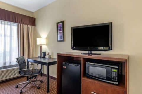 In-room safe, desk, laptop workspace, iron/ironing board