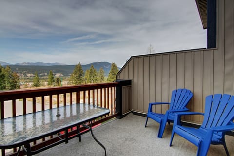 Premium Townhome, 3 Bedrooms, Mountain View | Balcony view