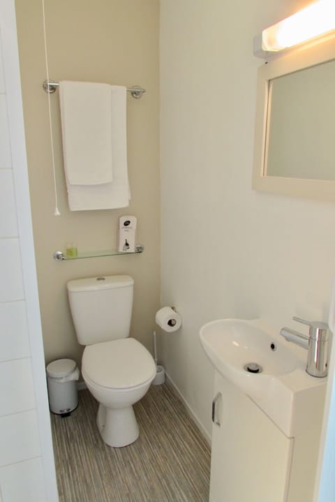 Single Room (Small Double) | Bathroom shower