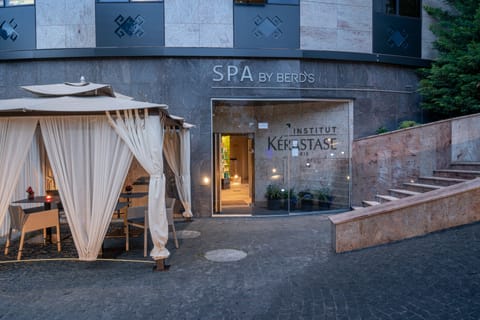 Sauna, spa tub, steam room, Turkish bath, body treatments, hydrotherapy