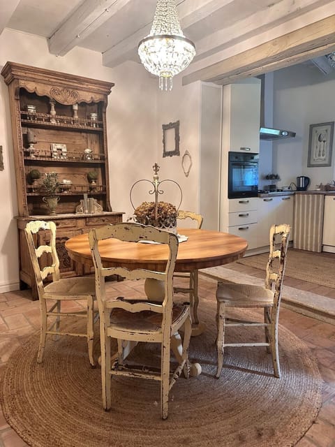 Comfort Apartment, Garden View | Living area