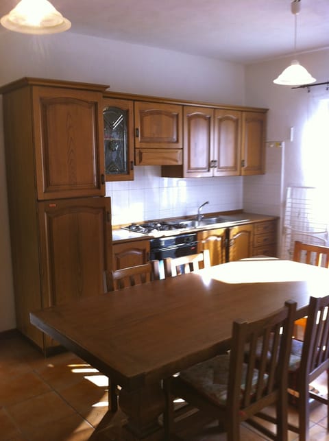 Economy Apartment, 2 Bedrooms | Private kitchen | Full-size fridge, stovetop, cookware/dishes/utensils