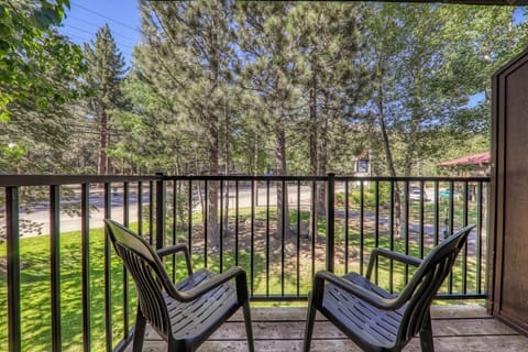 Condo, 1 Bedroom | Property grounds