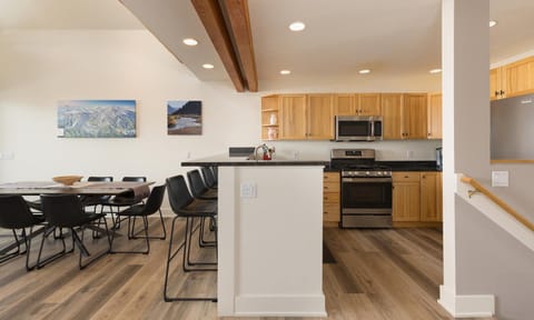 House, 3 Bedrooms | Dining