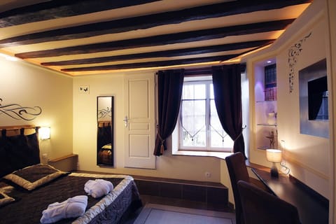 Comfort Double or Twin Room, Park View | Individually decorated, individually furnished, soundproofing, free WiFi