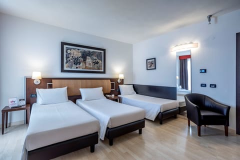 1 bedroom, premium bedding, down comforters, minibar