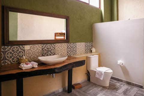 Basic Room | Bed sheets