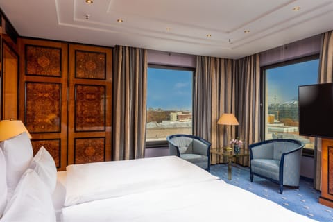 Club Suite, 1 Bedroom (Ambassador) | Premium bedding, in-room safe, desk, laptop workspace