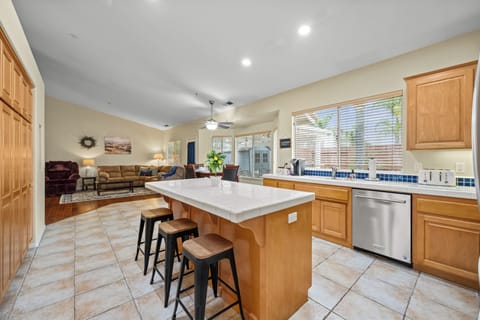 House (4 Bedrooms) | Interior