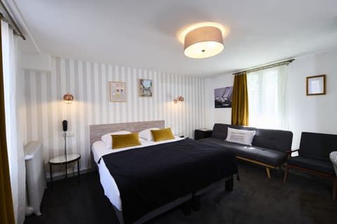 Comfort Room on the Historic Quarter or Bay Side | In-room safe, desk, soundproofing, free WiFi