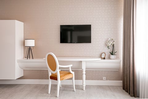 Double Room, City View | Egyptian cotton sheets, premium bedding, in-room safe, desk