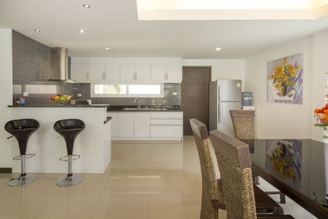 Villa T8 Private Pool 4 Bedrooms | Private kitchen | Full-size fridge, microwave, stovetop, electric kettle