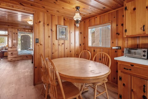 House, Lake View | Dining room