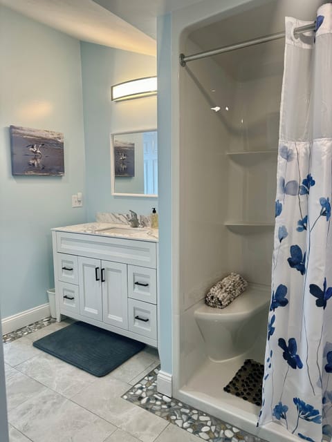 Anchor House | Bathroom | Hair dryer, towels