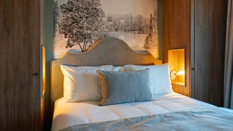 Comfort Room | Premium bedding, pillowtop beds, in-room safe, desk