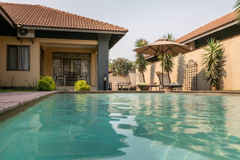 Outdoor pool, sun loungers